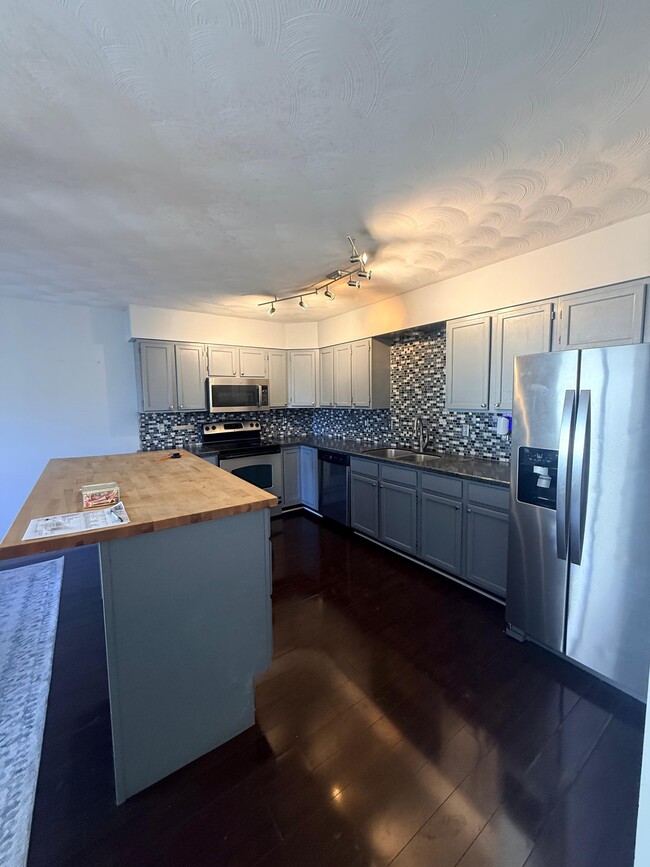 Building Photo - 3131 Turning Mill Dr