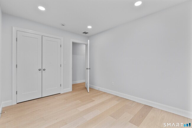 Building Photo - 183 Vesper St