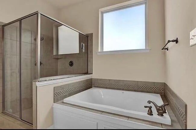 Building Photo - 2264 Hermitage Dr