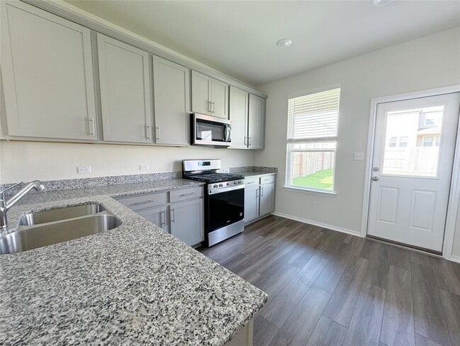Building Photo - 596 Papaya Dr