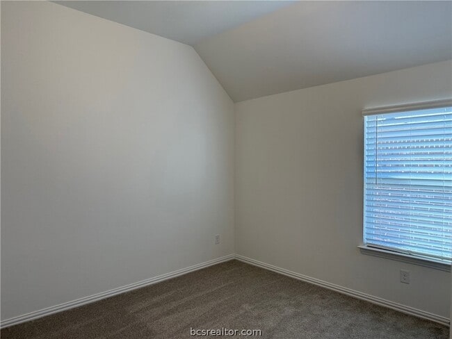 Building Photo - 6222 Greenville Dr