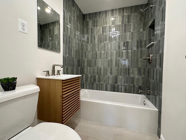 Building Photo - 411 Hampton Ct