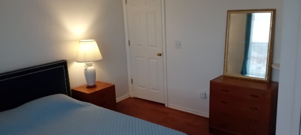 Building Photo - 805 N Leverett Ave