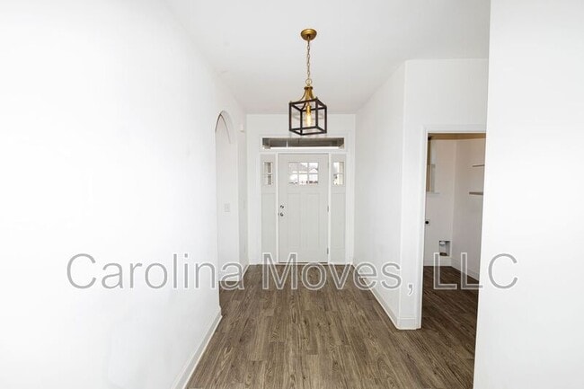 Building Photo - 210 Royal Hill Ln