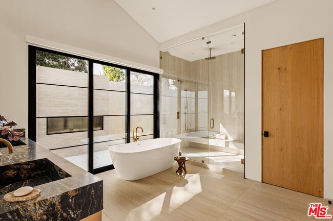 Building Photo - 11937 Addison St