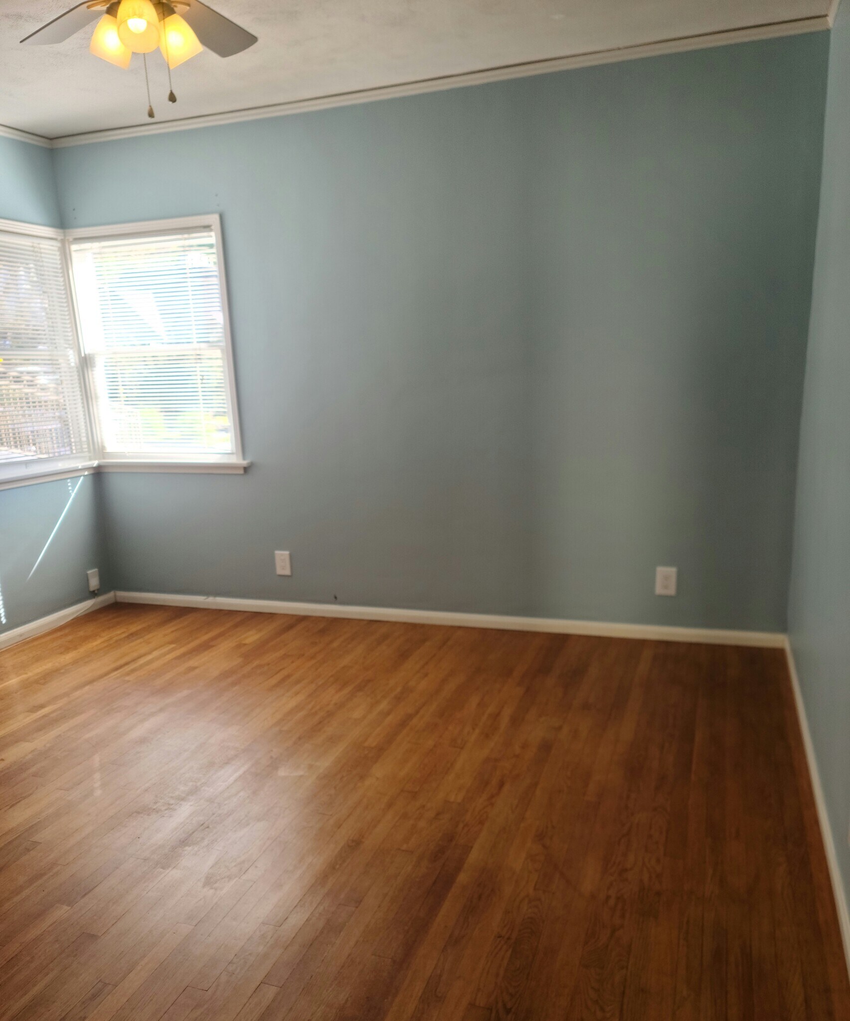 Building Photo - 1855 N Ave 53