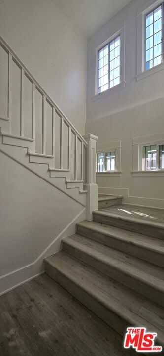 Building Photo - 712 W 46th St