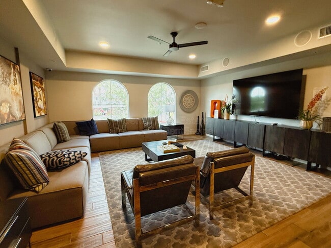 Building Photo - 2511 W Queen Creek Rd