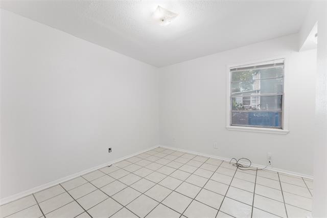 Building Photo - 816 S Crockett St