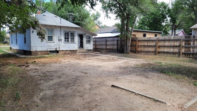Building Photo - Ranch Style Home in Downtown! - MileStone RES