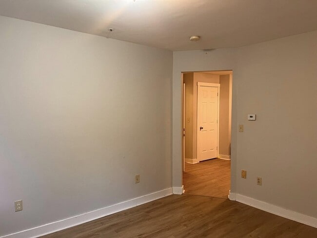 Building Photo - 39 St Thomas St