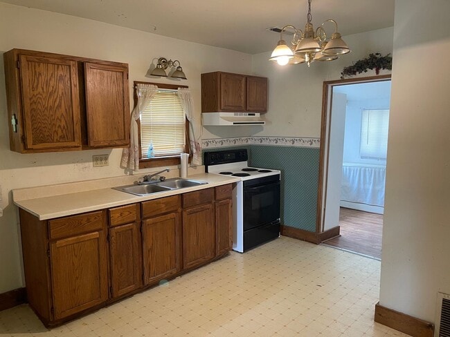 Building Photo - 795 - 2 bed 1 bath - Single Family Home