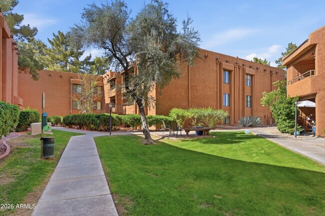 Building Photo - 4704 E Paradise Village Pkwy N