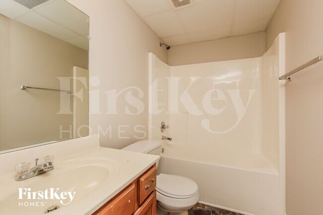 Building Photo - 1500 Cedar Springs Cir