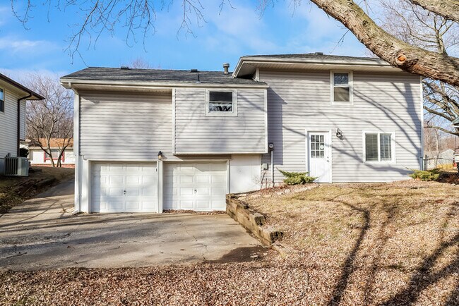 Building Photo - 4925 NW Fisk Ave