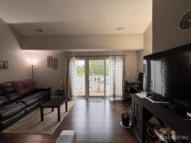 Building Photo - 7110 Tamarron Dr