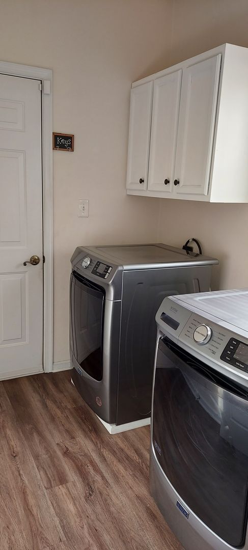 Building Photo - Bayberry Cove