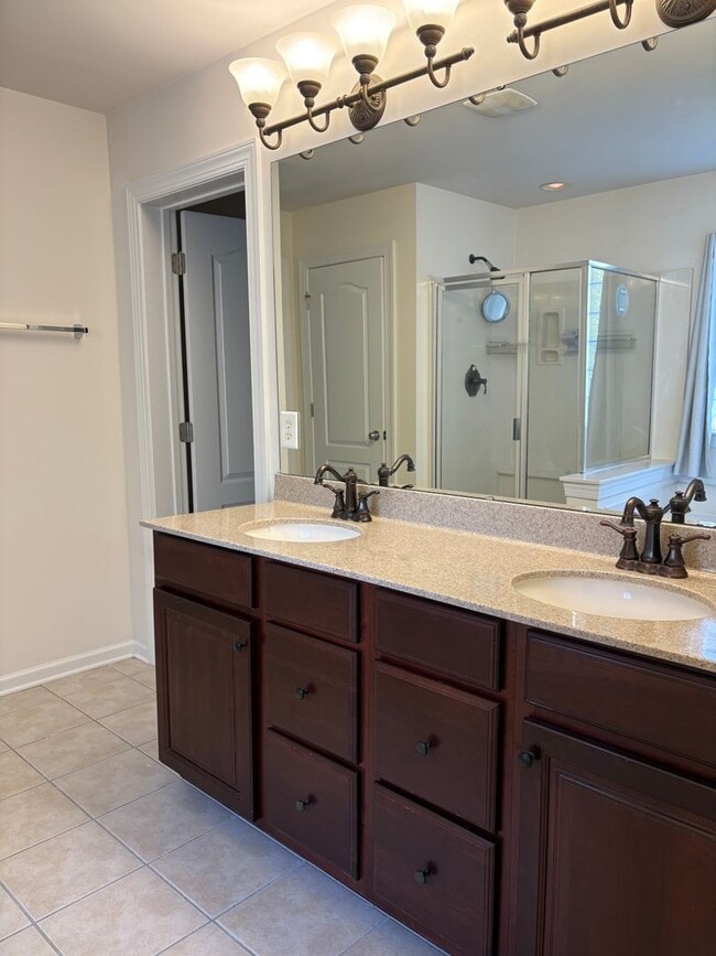 Building Photo - All you need and more in Millbridge!