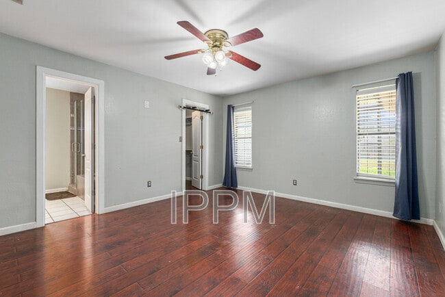 Building Photo - 5233 Clearview Dr