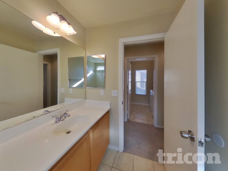 Building Photo - 9155 Wine Cellar Ave