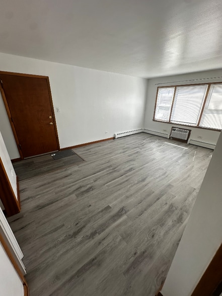 Building Photo - 4433 Prairie Ave
