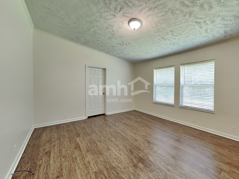 Building Photo - 495 Hunnicut Rd SE