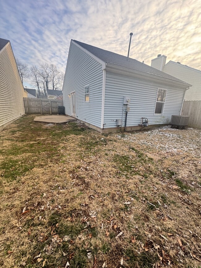 Building Photo - 1003 Parkside Dr