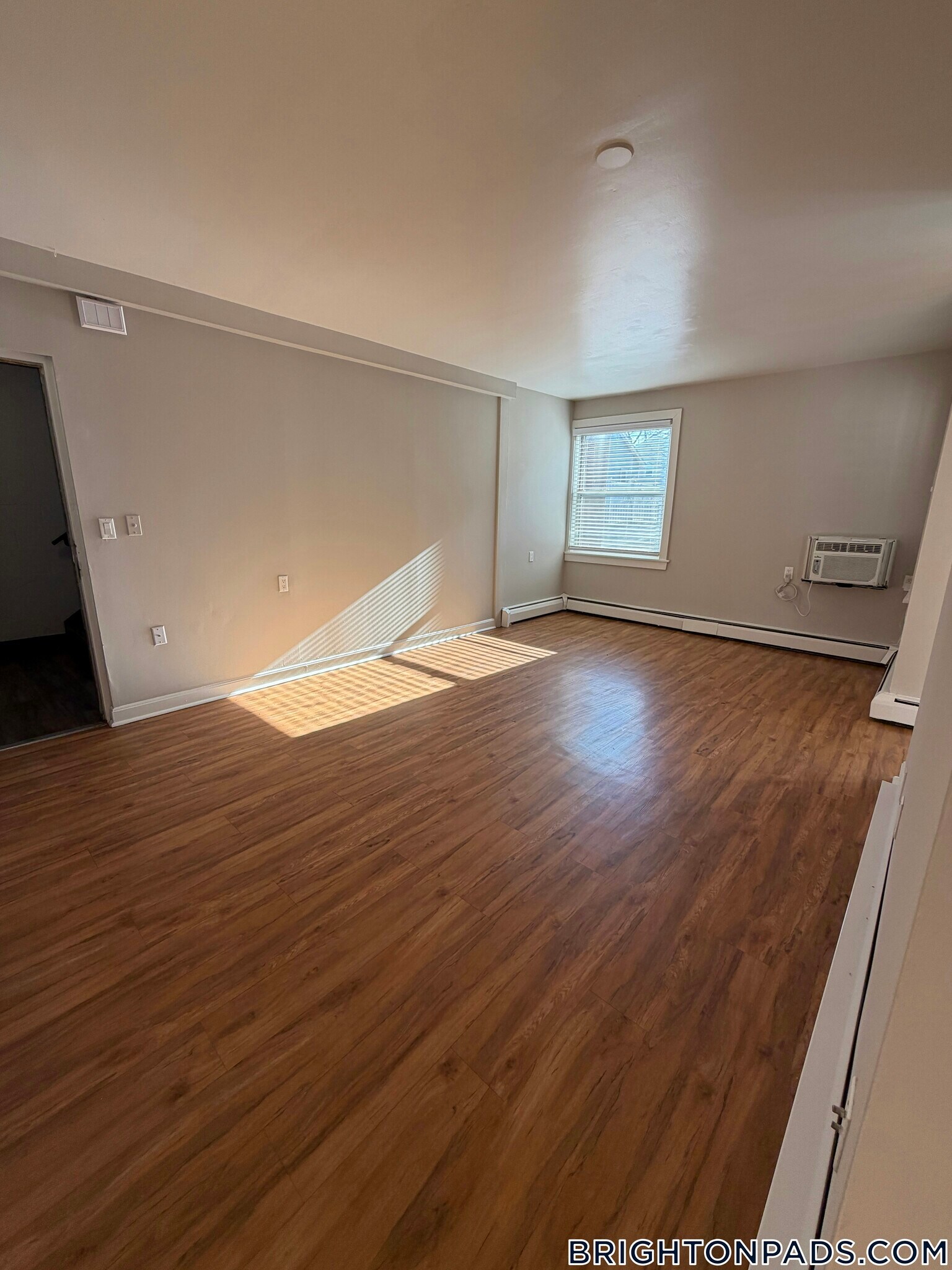 Building Photo - 9 Bronsdon St