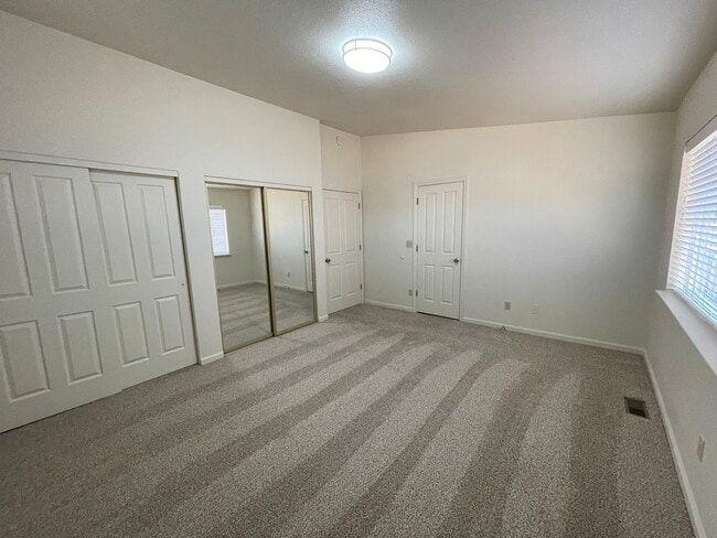 Building Photo - 1343 Wilson Cir