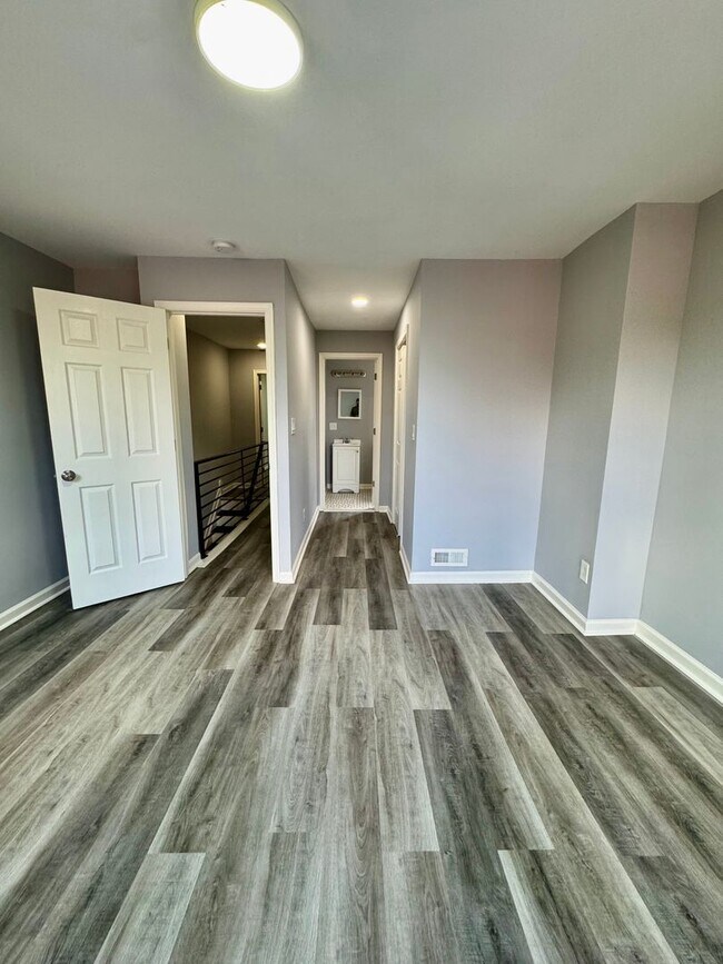 Building Photo - Anika Homes 5 Bedroom