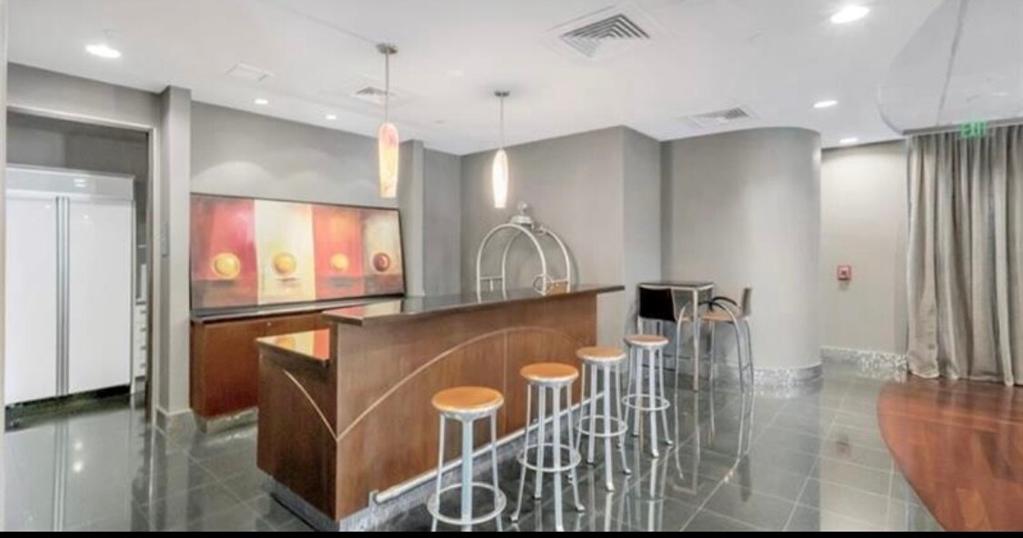 Building Photo - 9401 Collins Ave