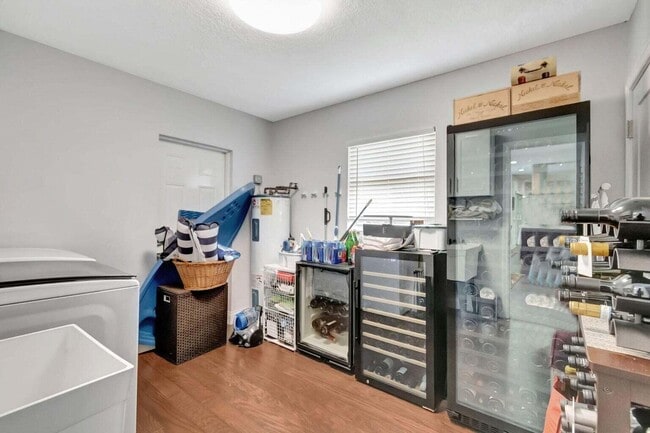 Building Photo - 5660 Golfway Dr