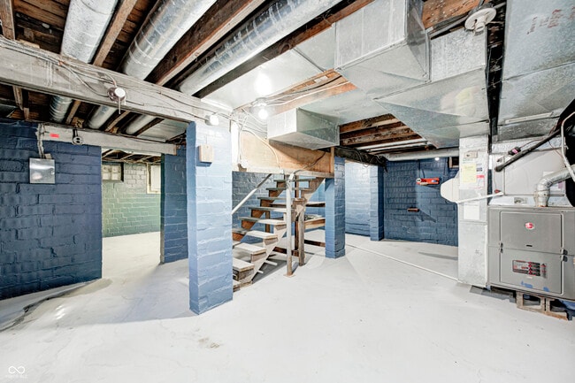 Building Photo - 420 N Irvington Ave