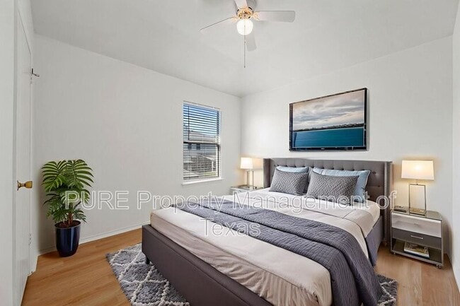 Building Photo - 906 Low Brim Cove