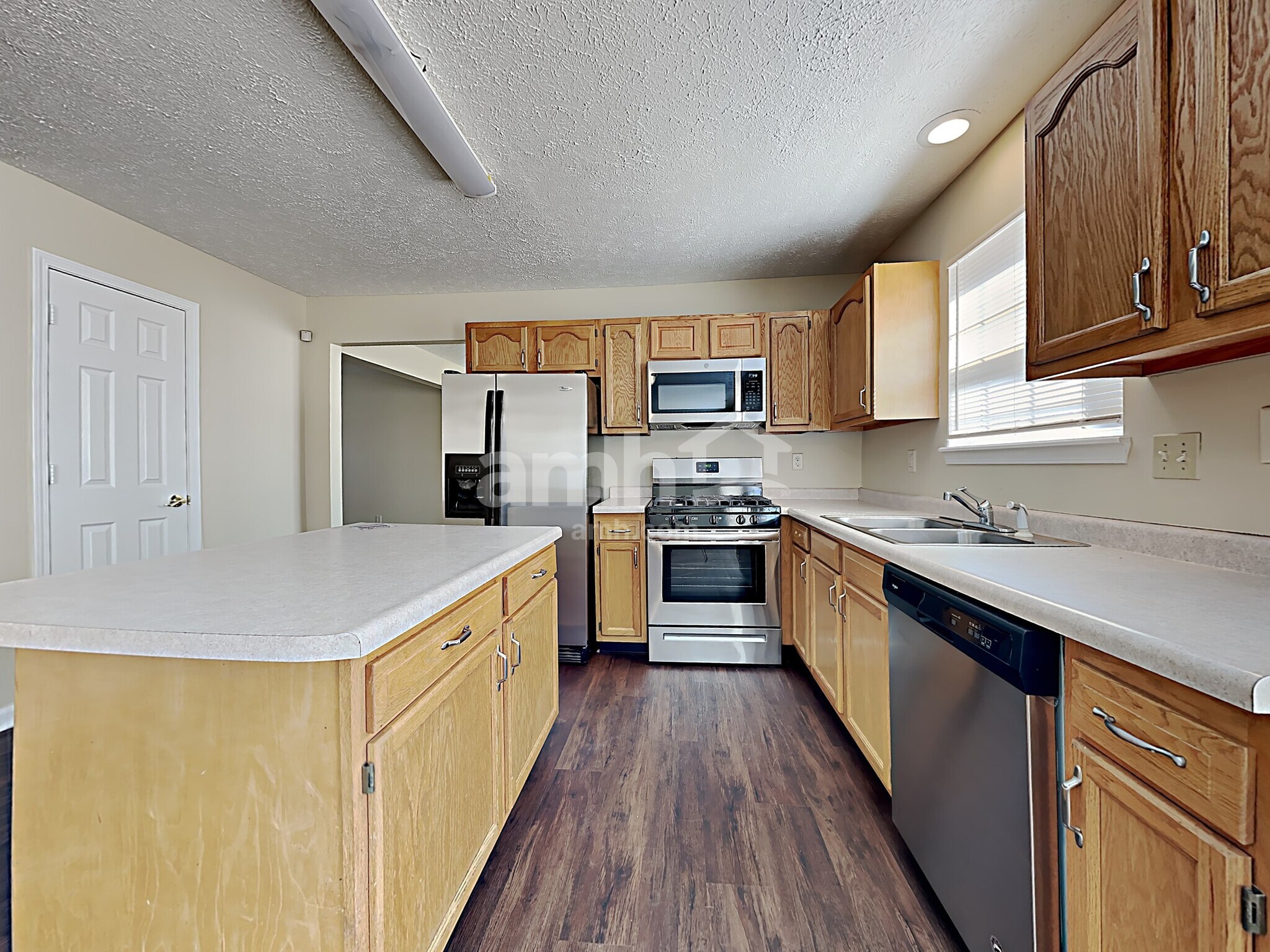Building Photo - 4803 Oakton Way