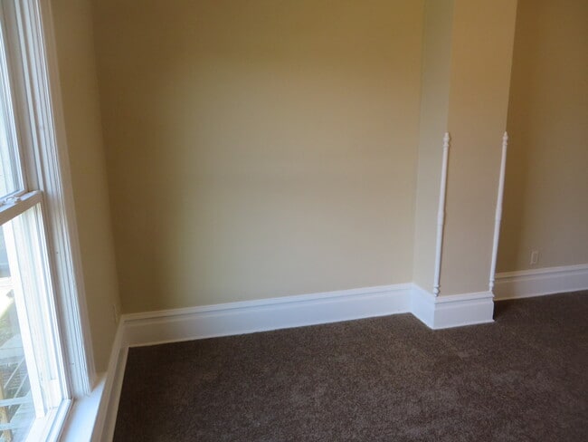 Building Photo - 5 Bedroom Home in the very core of Downtown (West Central, Downtown)