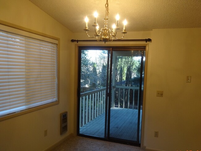Building Photo - Convenient Gig Harbor Living, 2 Bedrooms, ...