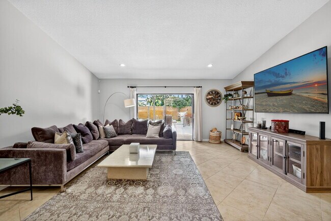Building Photo - 11294 Pine Valley Dr