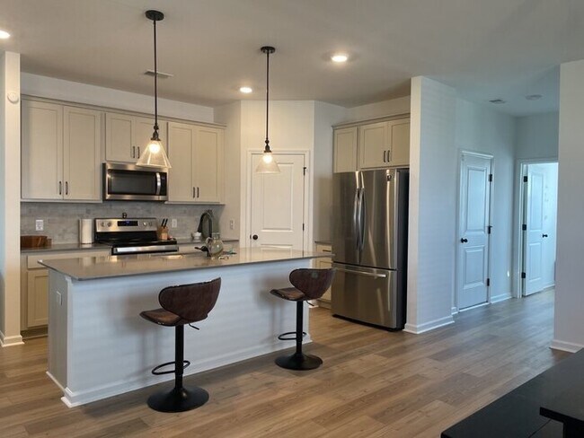 Building Photo - Coming Soon – Beautiful Ranch Home in Stra...
