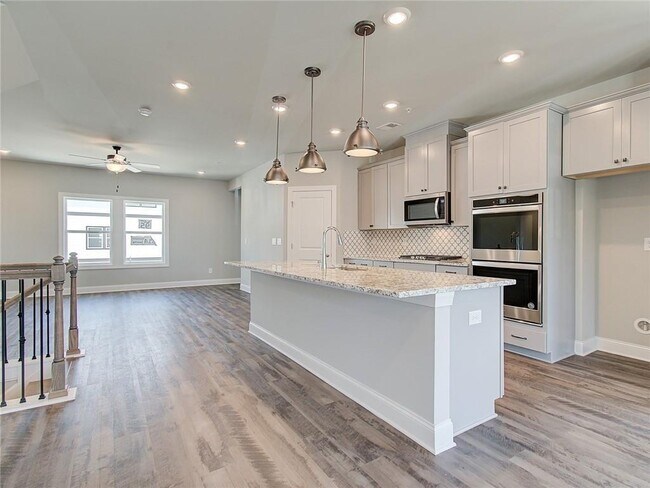 Building Photo - 1095 Knoxboro Ln