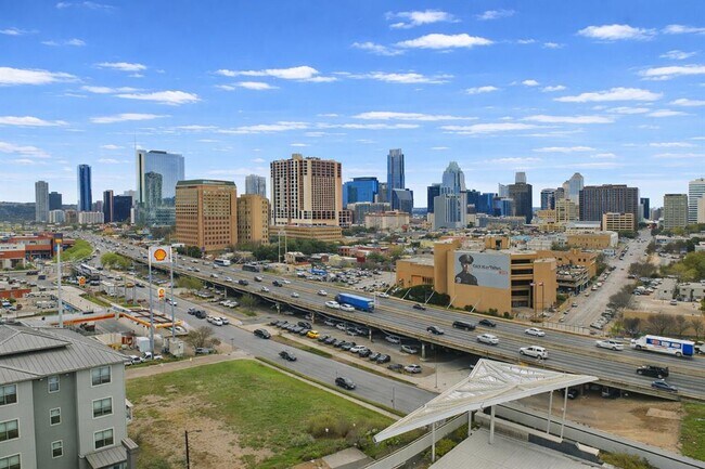 Building Photo - 800 Embassy Dr