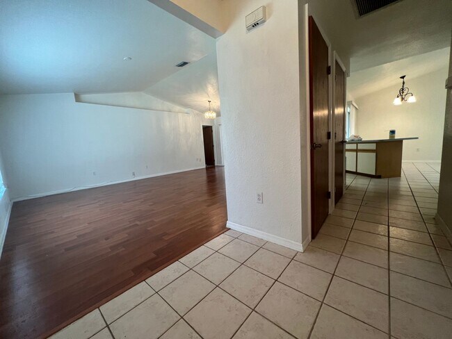 Building Photo - $1,696 - Annual Rental * 3 Bed / 2 Bath * Single Family House - Port Charlotte - Available 4/15/26