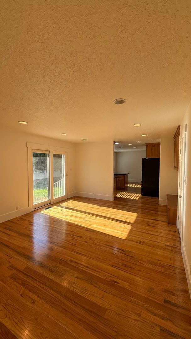 Building Photo - Large Single Family Lehi Home available now!