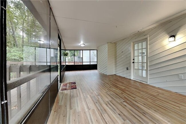 Building Photo - 2979 Marsh Ln SW