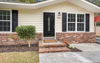 Building Photo - 426 Longleaf Dr