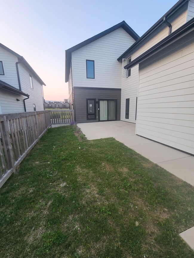 Building Photo - 4216 E Cypress Pl