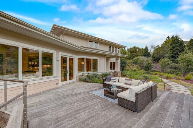 Building Photo - 140 Emerald Estates Ct
