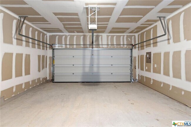 Building Photo - 17102B Carmel Cricket Dr