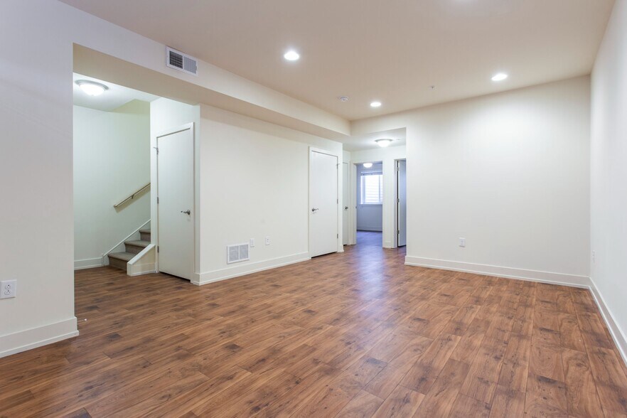 Building Photo - 697 W Berks St