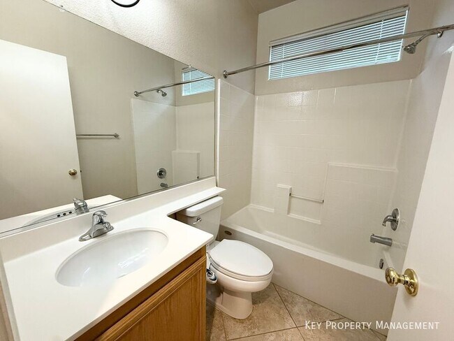 Building Photo - 10511 Broadhead-